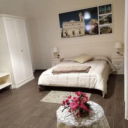 Domus Al Corso Con Servizio B&B Canosa di Puglia Exterior foto