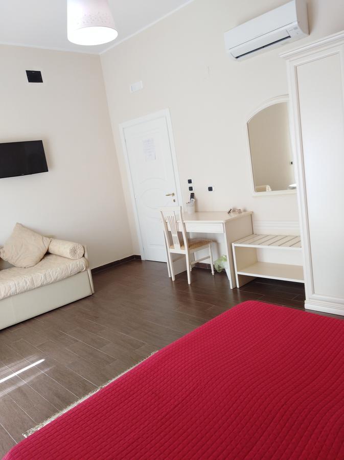 Domus Al Corso Con Servizio B&B Canosa di Puglia Exterior foto